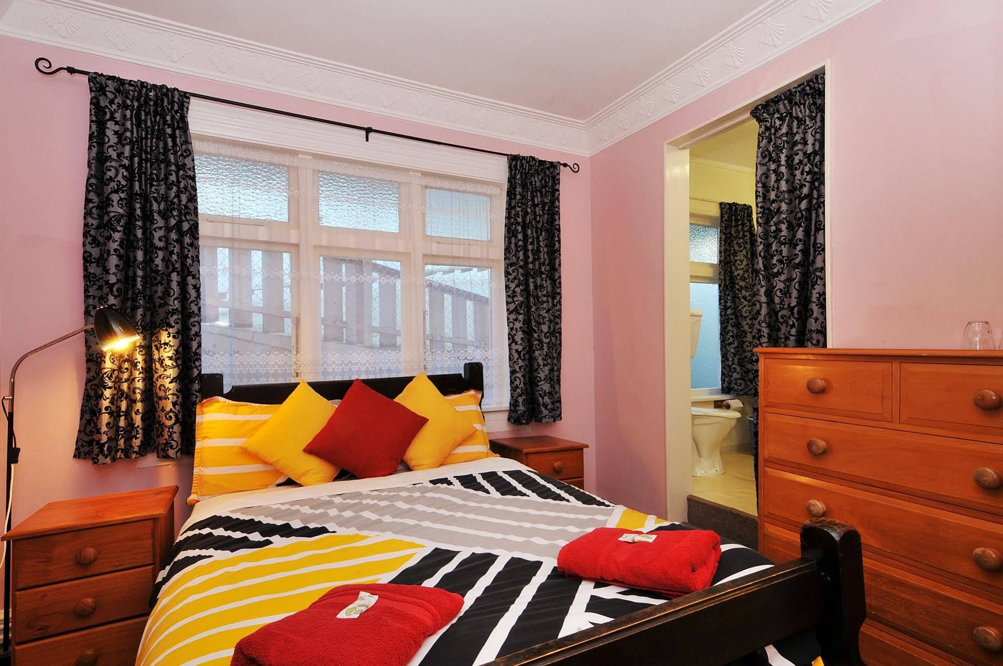 Richmond Guest House Уелингтън Екстериор снимка